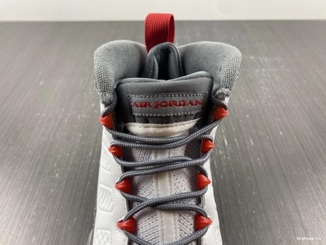 Retro Red Fire Jordan CT8019-162 9 0424